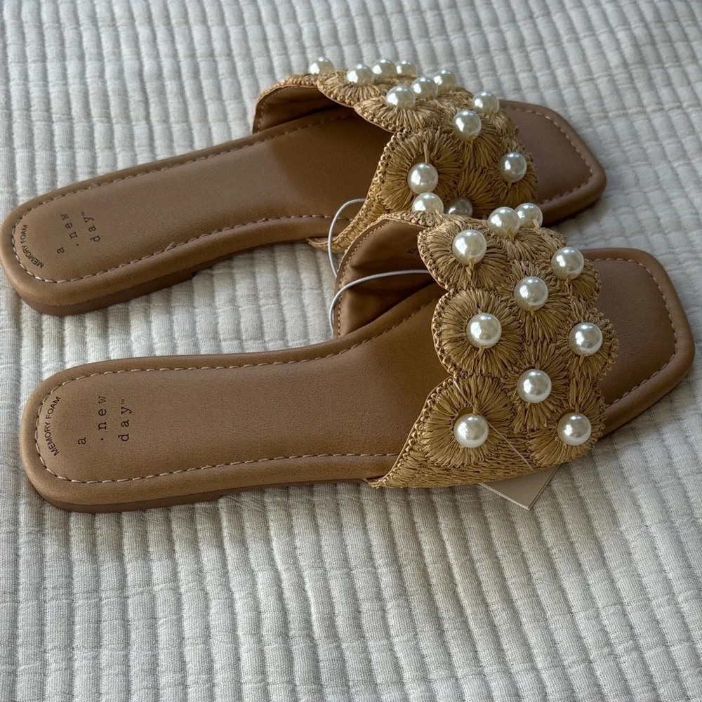 A New Day Delany Tan Pearl Embellished Raffia Women’s Slide Sandals NWT - Picture 2 of 5